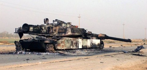 Everett Collection/imago, Zerstörter »Abrams«-Panzer im Dritten Golfkrieg (6.4.2003)